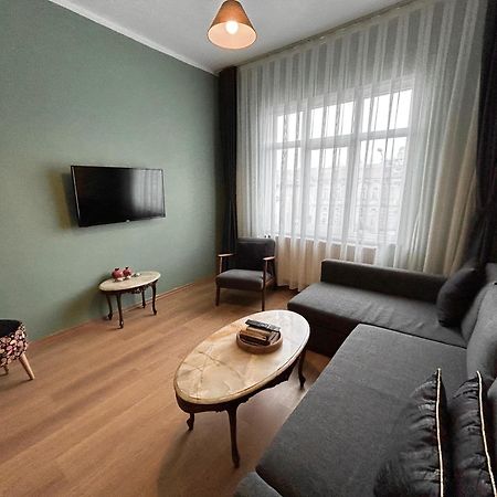 איסטמבול Waterfront Apartment By The Tram - Terrace With Dome & Golden Horn View In Fatih מראה חיצוני תמונה