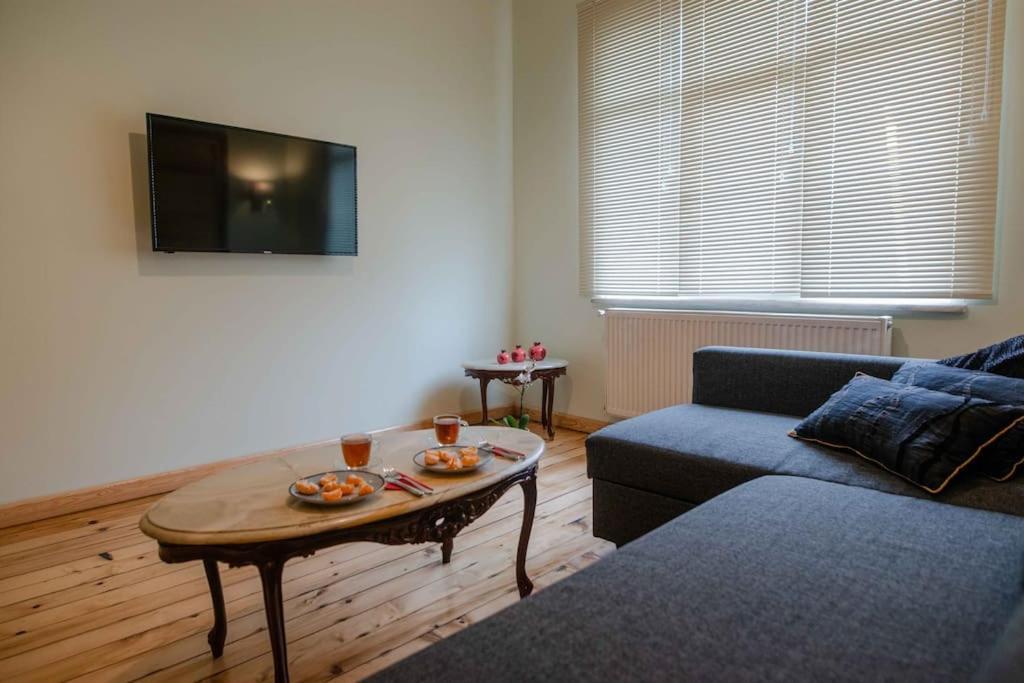 איסטמבול Waterfront Apartment By The Tram - Terrace With Dome & Golden Horn View In Fatih מראה חיצוני תמונה