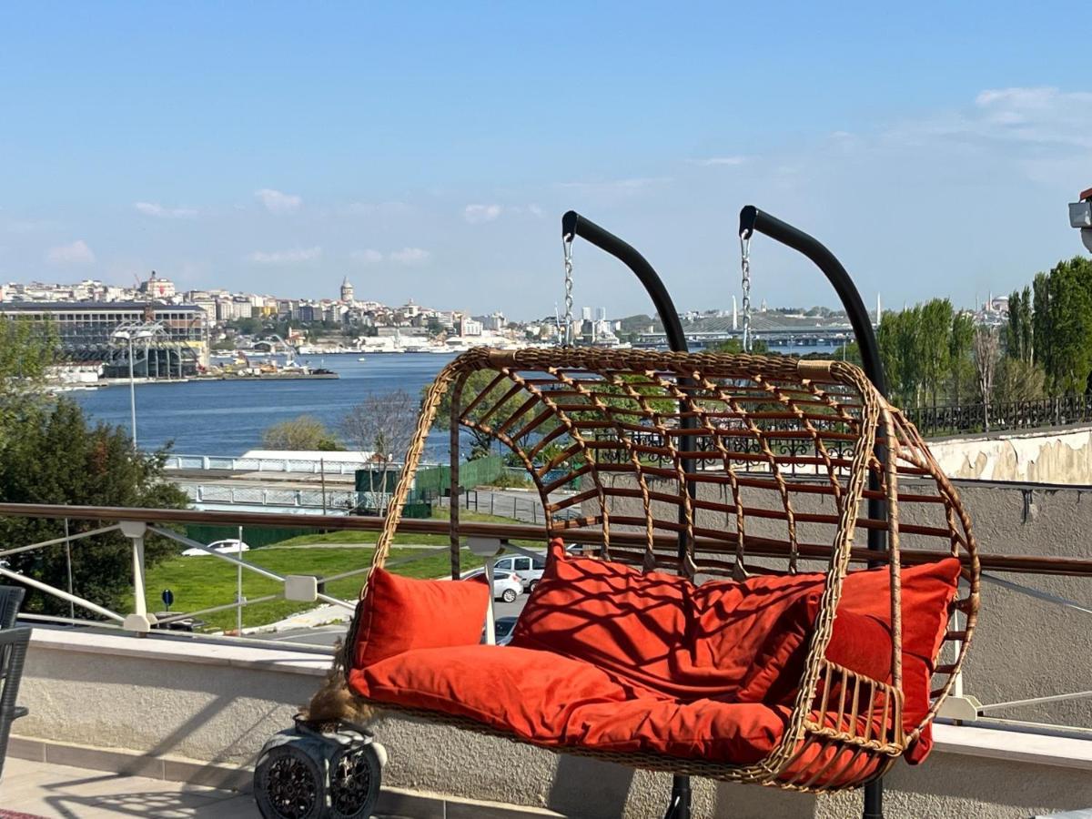 איסטמבול Waterfront Apartment By The Tram - Terrace With Dome & Golden Horn View In Fatih מראה חיצוני תמונה