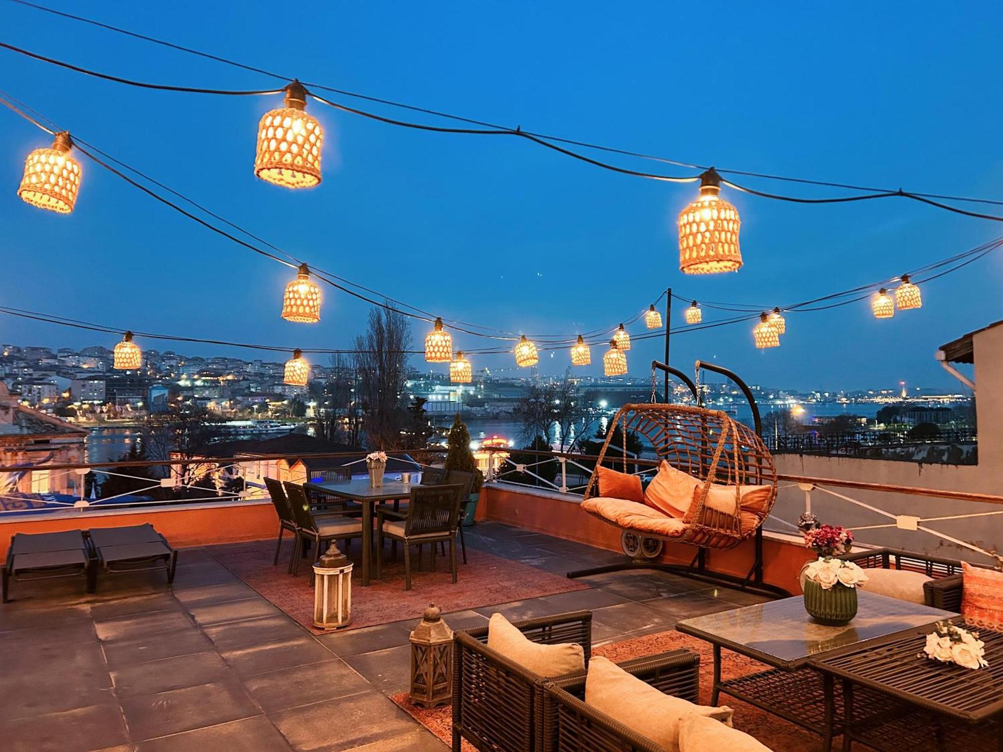 איסטמבול Waterfront Apartment By The Tram - Terrace With Dome & Golden Horn View In Fatih מראה חיצוני תמונה