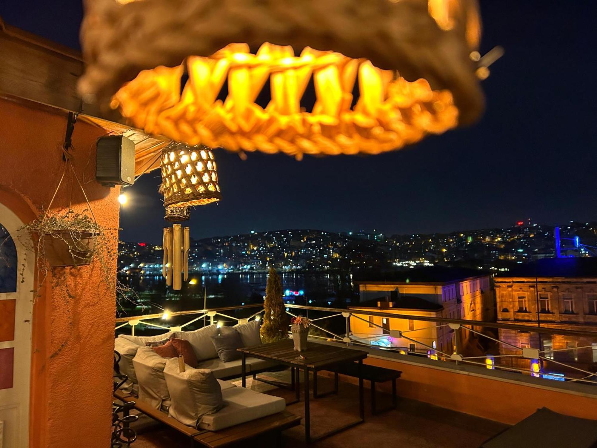 איסטמבול Waterfront Apartment By The Tram - Terrace With Dome & Golden Horn View In Fatih מראה חיצוני תמונה
