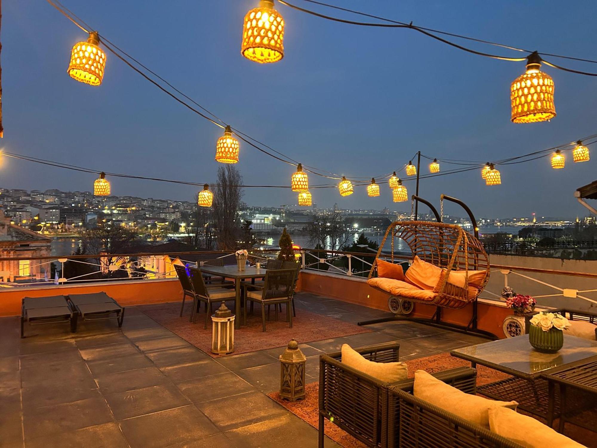 איסטמבול Waterfront Apartment By The Tram - Terrace With Dome & Golden Horn View In Fatih מראה חיצוני תמונה