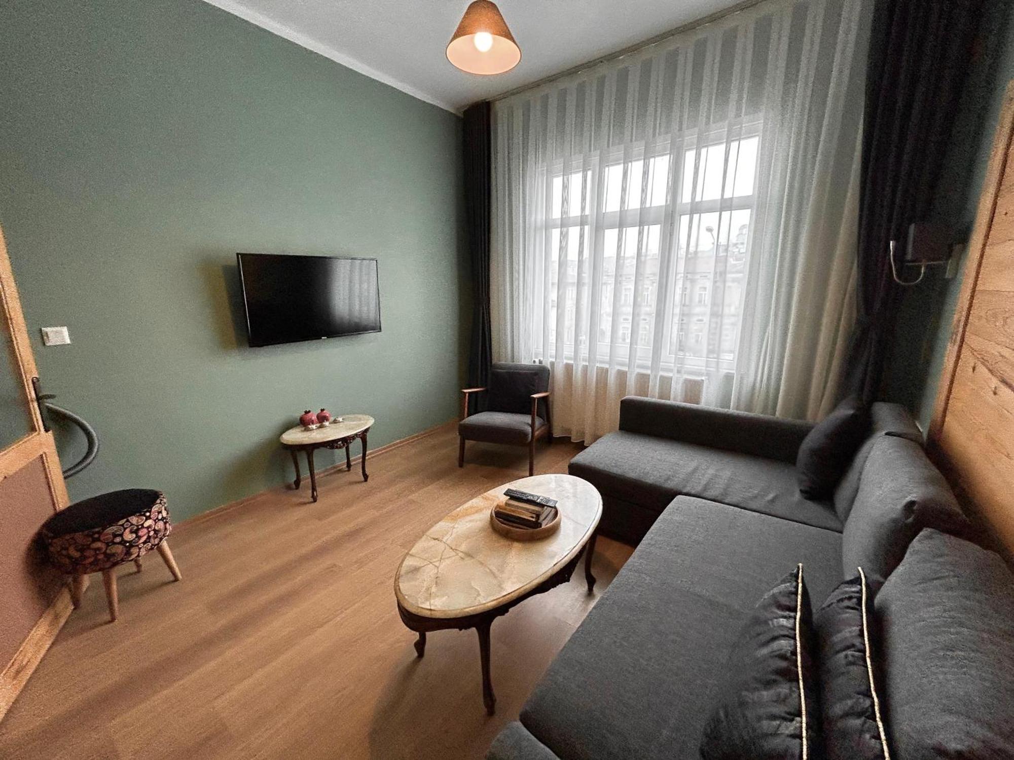 איסטמבול Waterfront Apartment By The Tram - Terrace With Dome & Golden Horn View In Fatih מראה חיצוני תמונה