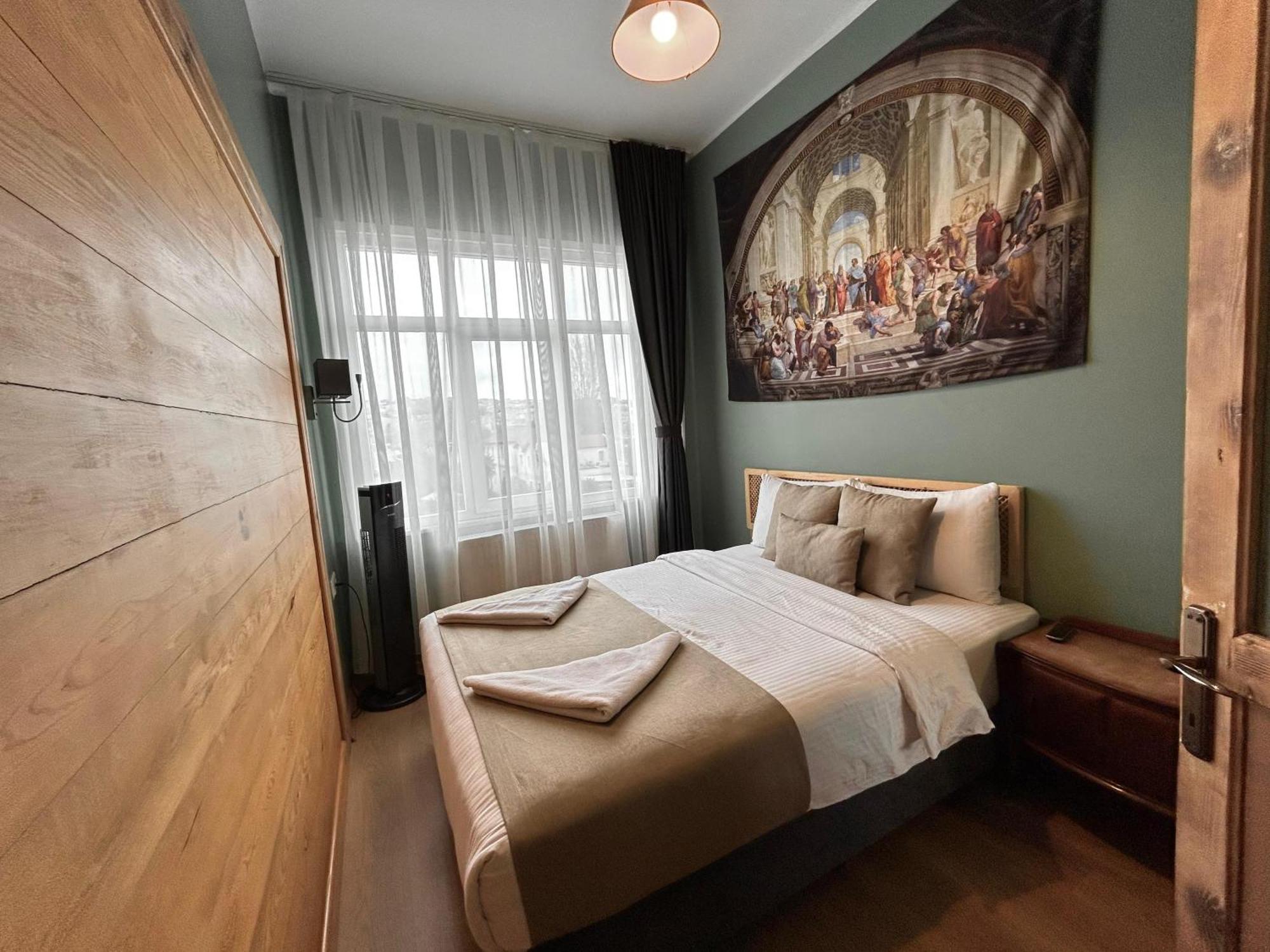 איסטמבול Waterfront Apartment By The Tram - Terrace With Dome & Golden Horn View In Fatih מראה חיצוני תמונה