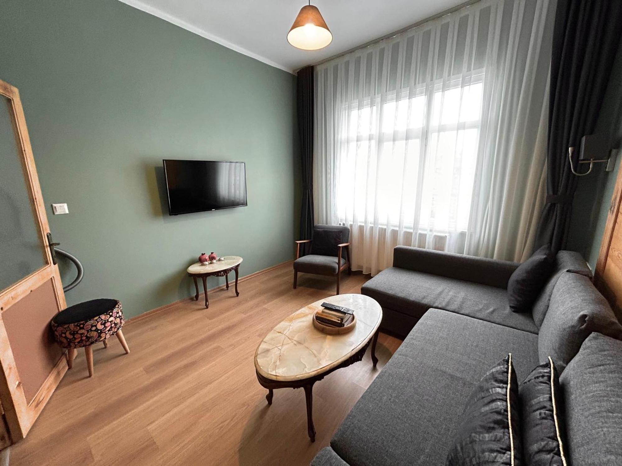 איסטמבול Waterfront Apartment By The Tram - Terrace With Dome & Golden Horn View In Fatih מראה חיצוני תמונה